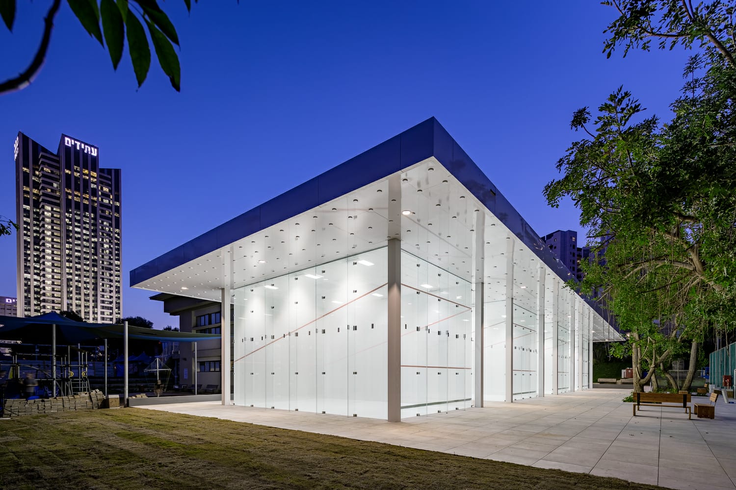 Read more about the article TPOINT : OUTSIDE SQUASH IN TEL AVIV, FROM ASB